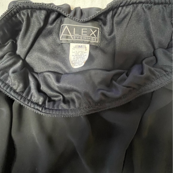 Very pretty,dainty formal black polyester skirt by Alex evenings - Picture 3 of 3